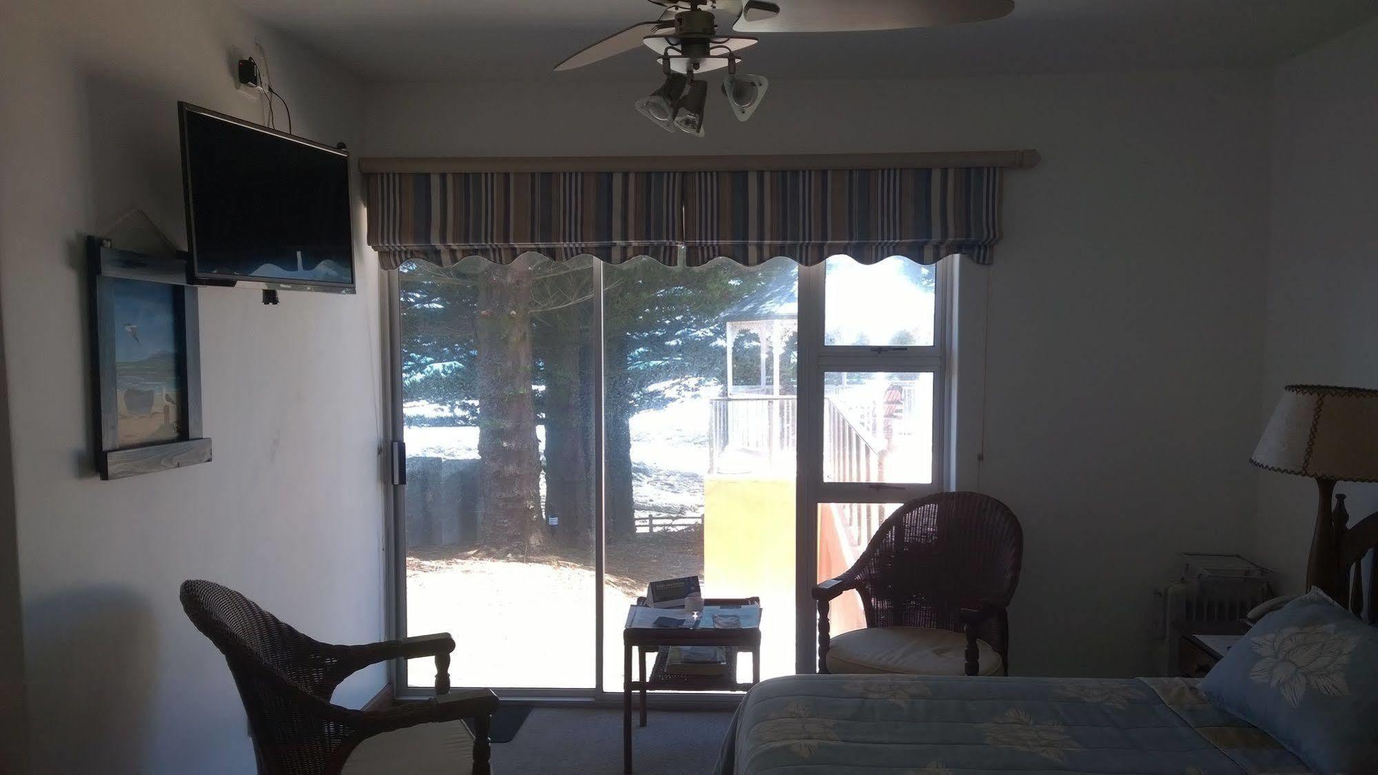 Sea Otters Lodge Kini Bay Exterior photo